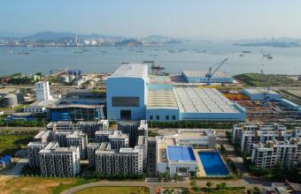 Huisman opens new 62m high production hall in China