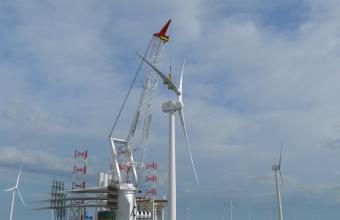 豪氏威马将为 Cadeler F级风电安装船交付一台绕桩式起重机