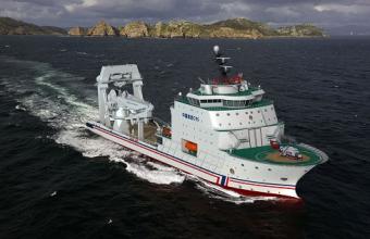 豪氏威马中国喜获交通部南海救助局250吨深水折臂式起重机及500吨拖缆绞车合同 